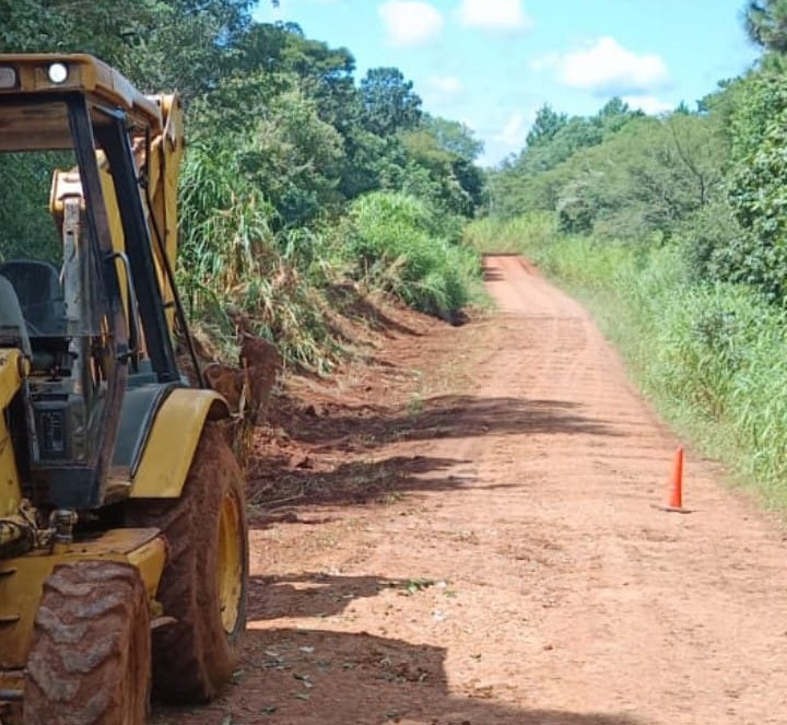 Intenso despliegue de Vialidad de Misiones en caminos del centro y norte imagen-12