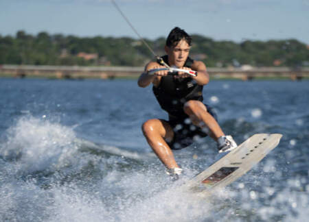 Campeonato de Wakeboard: se postergó para el domingo la competencia completa, pero este sábado continúa la fiesta musical Campeonato de Wakeboard: se postergó para el domingo la competencia completa, pero este sábado continúa la fiesta musical imagen-4