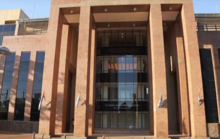 Misiones avanza con un esquema de ajuste y la Legislatura analiza una denuncia por documentación extraviada imagen-22