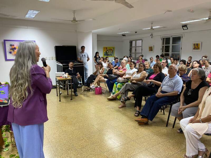 “Camino a tu Faro Interior”: Marianela Miguez lanza su primer libro de meditaciones y autoconocimiento en Posadas 3 “Camino a tu Faro Interior”: Marianela Miguez lanza su primer libro de meditaciones y autoconocimiento en Posadas imagen-2