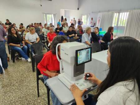 Almafuerte recibió al programa Mirar Mejor con atención oftalmológica gratuita y entrega de anteojos para vecinos de la zona imagen-11