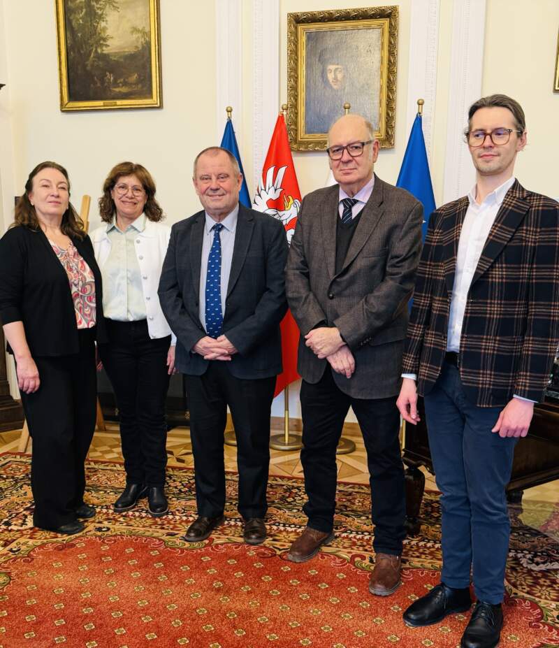En Wanda, junto a funcionarios del Gobierno de Polonia, se presentó la Misión cultural e institucional a ese país 3 En Wanda, junto a funcionarios del Gobierno de Polonia, se presentó la Misión cultural e institucional a ese país imagen-2