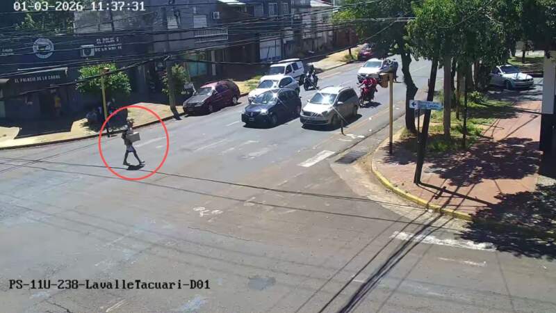 Irrumpió armado en una farmacia, se llevó dinero y fue capturado tras un rápido despliegue policial 9 Irrumpió armado en una farmacia, se llevó dinero y fue capturado tras un rápido despliegue policial imagen-8