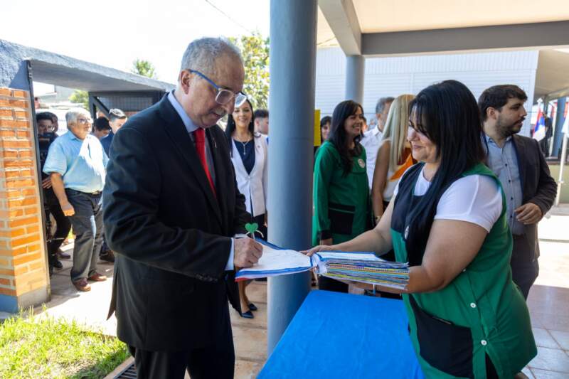 Inicio del Ciclo Lectivo 2026: "Con amor vamos a educar mejor, aprender mejor y hacer una mejor sociedad", destacó Passalacqua en San Javier 5 Inicio del Ciclo Lectivo 2026: "Con amor vamos a educar mejor, aprender mejor y hacer una mejor sociedad", destacó Passalacqua en San Javier imagen-4