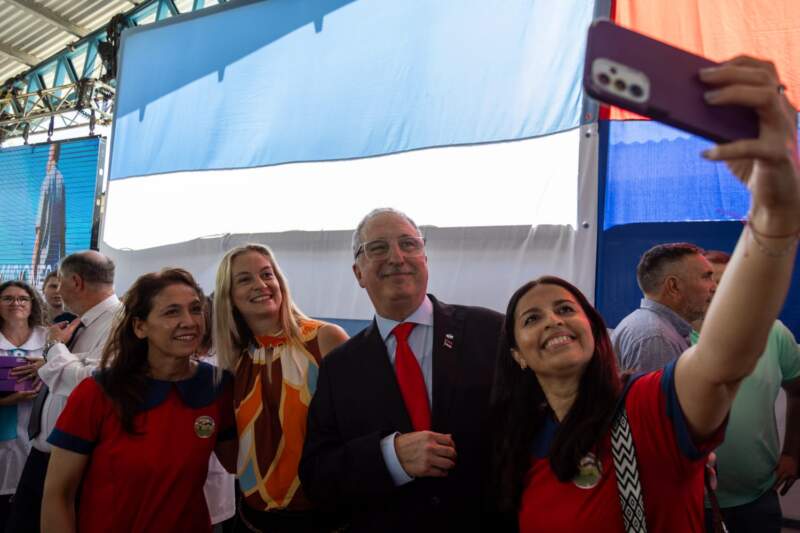 Inicio del Ciclo Lectivo 2026: "Con amor vamos a educar mejor, aprender mejor y hacer una mejor sociedad", destacó Passalacqua en San Javier 15 Inicio del Ciclo Lectivo 2026: "Con amor vamos a educar mejor, aprender mejor y hacer una mejor sociedad", destacó Passalacqua en San Javier imagen-14