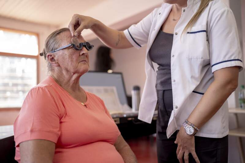 Passalacqua acompañó un nuevo operativo de Mirar Mejor en Panambí: “Todo lo que uno puede dar, se debe dar con cariño, con amor y muy cerquita de la gente” 5 Passalacqua acompañó un nuevo operativo de Mirar Mejor en Panambí: “Todo lo que uno puede dar, se debe dar con cariño, con amor y muy cerquita de la gente” imagen-4