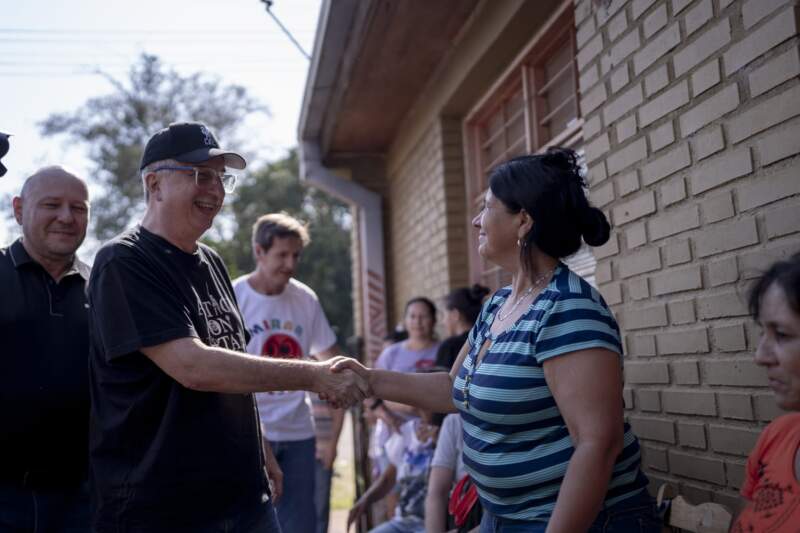 Passalacqua acompañó un nuevo operativo de Mirar Mejor en Panambí: “Todo lo que uno puede dar, se debe dar con cariño, con amor y muy cerquita de la gente” 13 Passalacqua acompañó un nuevo operativo de Mirar Mejor en Panambí: “Todo lo que uno puede dar, se debe dar con cariño, con amor y muy cerquita de la gente” imagen-12