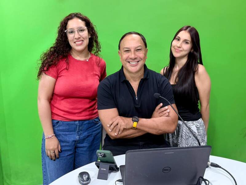 De los monitores en blanco y negro al streaming: estudiantes de Producción Multimedial analizaron la evolución tecnológica de los medios imagen-2