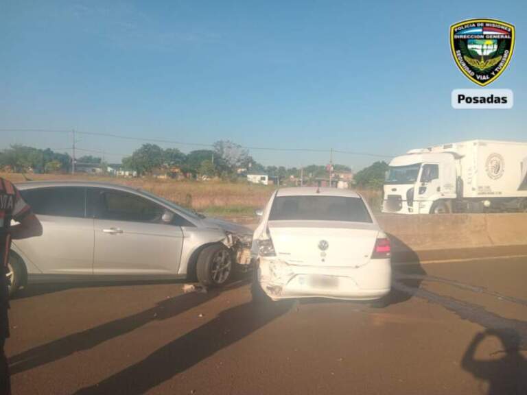 Colisión entre dos autos sin lesionados sobre el Acceso Sur en Garupá imagen-41