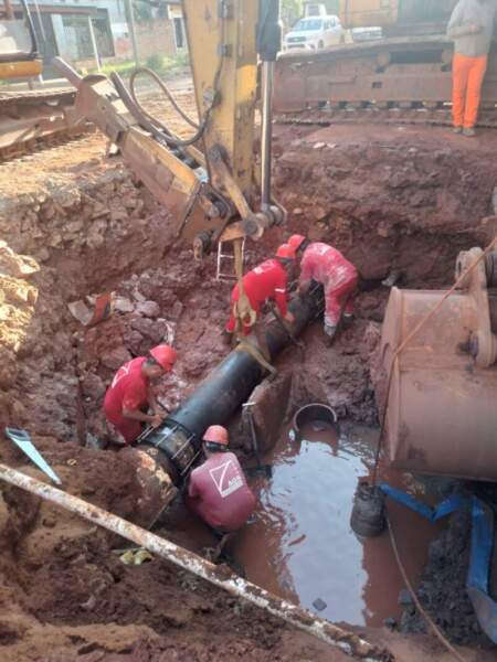 Tras la reparación del ducto dañado, se normaliza el servicio de agua potable en la zona oeste de Posadas imagen-4