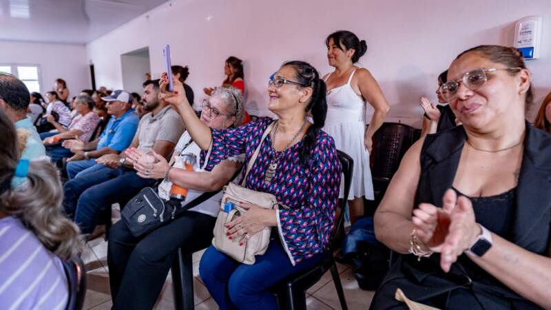 "Esto no es solo un acto de entrega de títulos, es un acto de amor", dijo Passalacqua en Santa Ana imagen-8