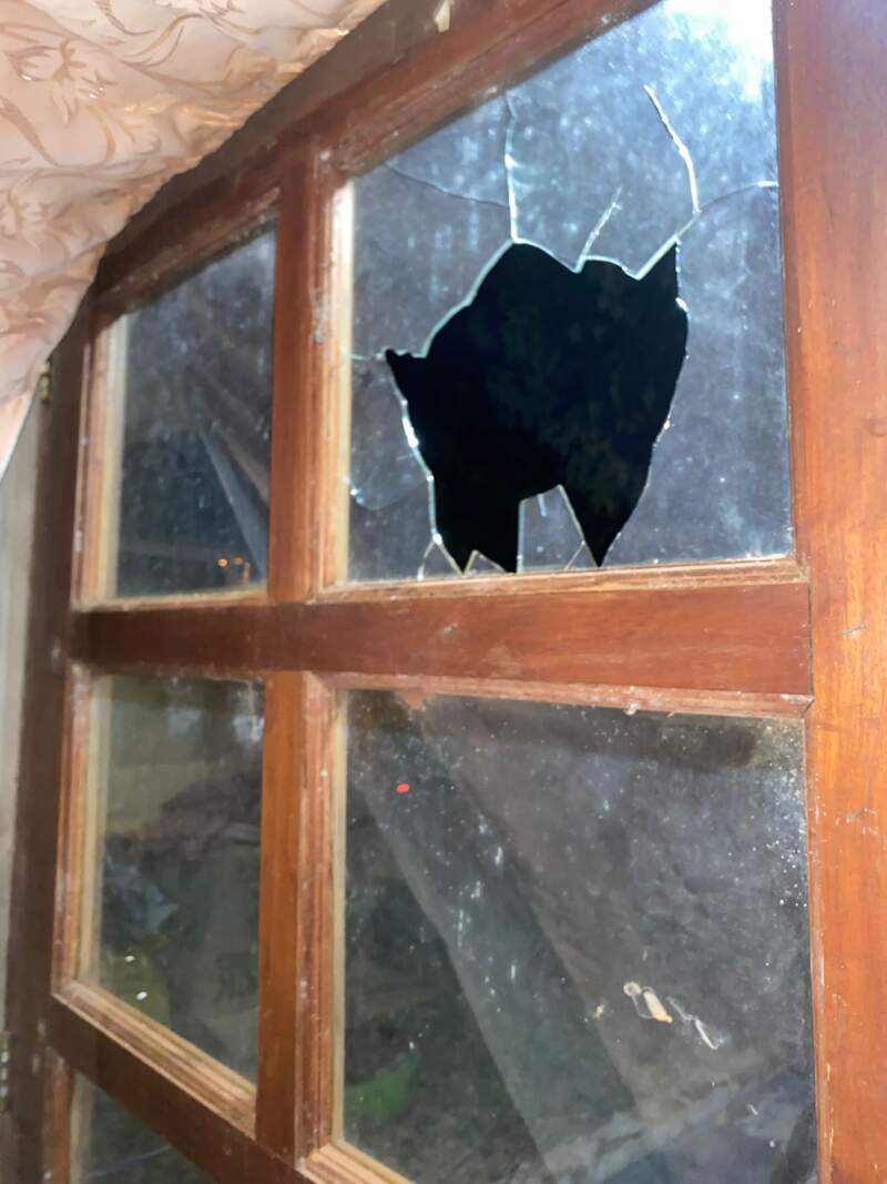 Amenazó a una mujer, escapó en su vehículo y fue detenido luego de chocar un patrullero imagen-2