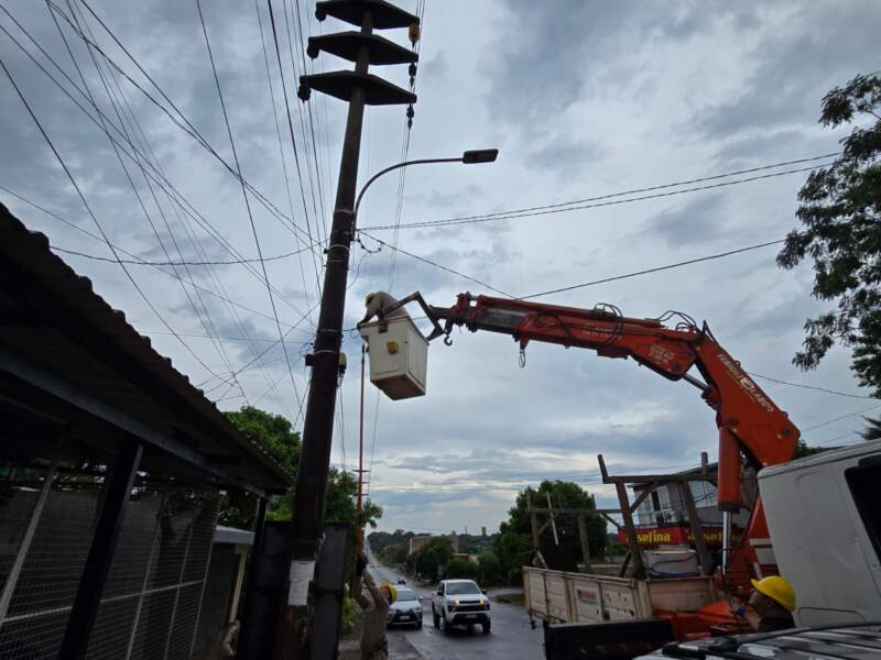 Operativo de emergencia en marcha para superar daños en la infraestructura eléctrica imagen-10