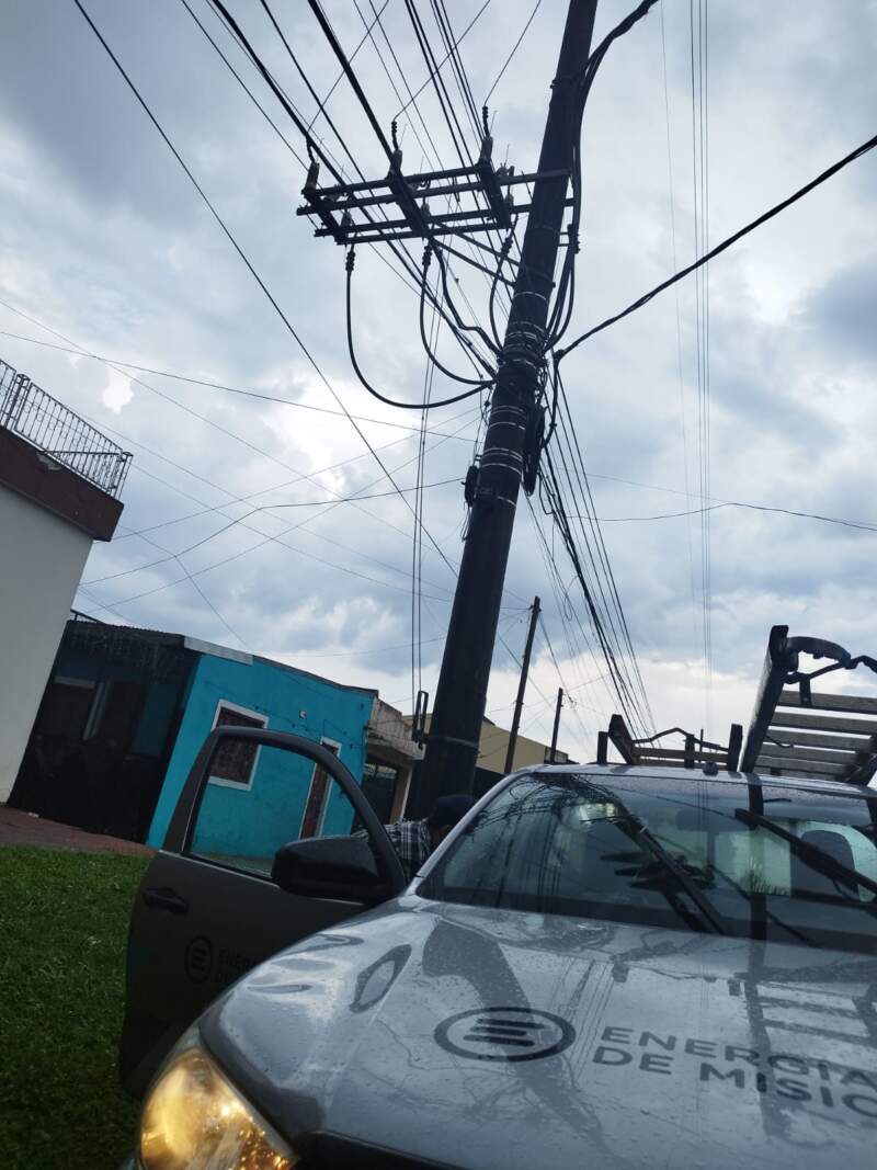 Operativo de emergencia en marcha para superar daños en la infraestructura eléctrica imagen-6