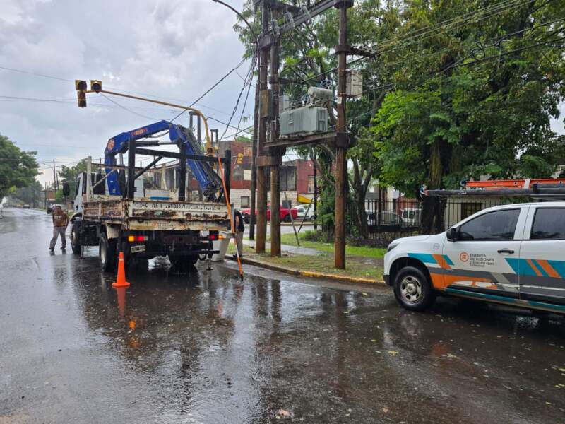 Operativo de emergencia en marcha para superar daños en la infraestructura eléctrica imagen-18