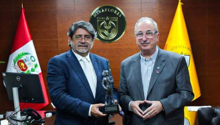 "Trabajando en conjunto podremos generar más oportunidades y más trabajo para nuestra gente", aseguró Passalacqua durante la misión de promoción turística por Perú imagen-8