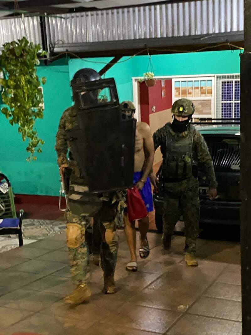 Capturaron al líder de la banda que asaltó a un transportista en Posadas: secuestraron el auto y la moto del golpe imagen-2