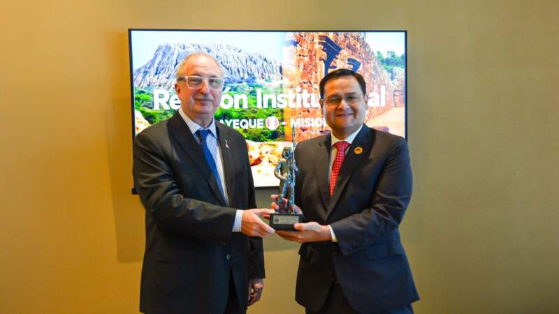 En Perú, Passalacqua se reunió con el Gobernador de la Región de Lambayeque para impulsar una ruta de turismo religioso internacional imagen-10