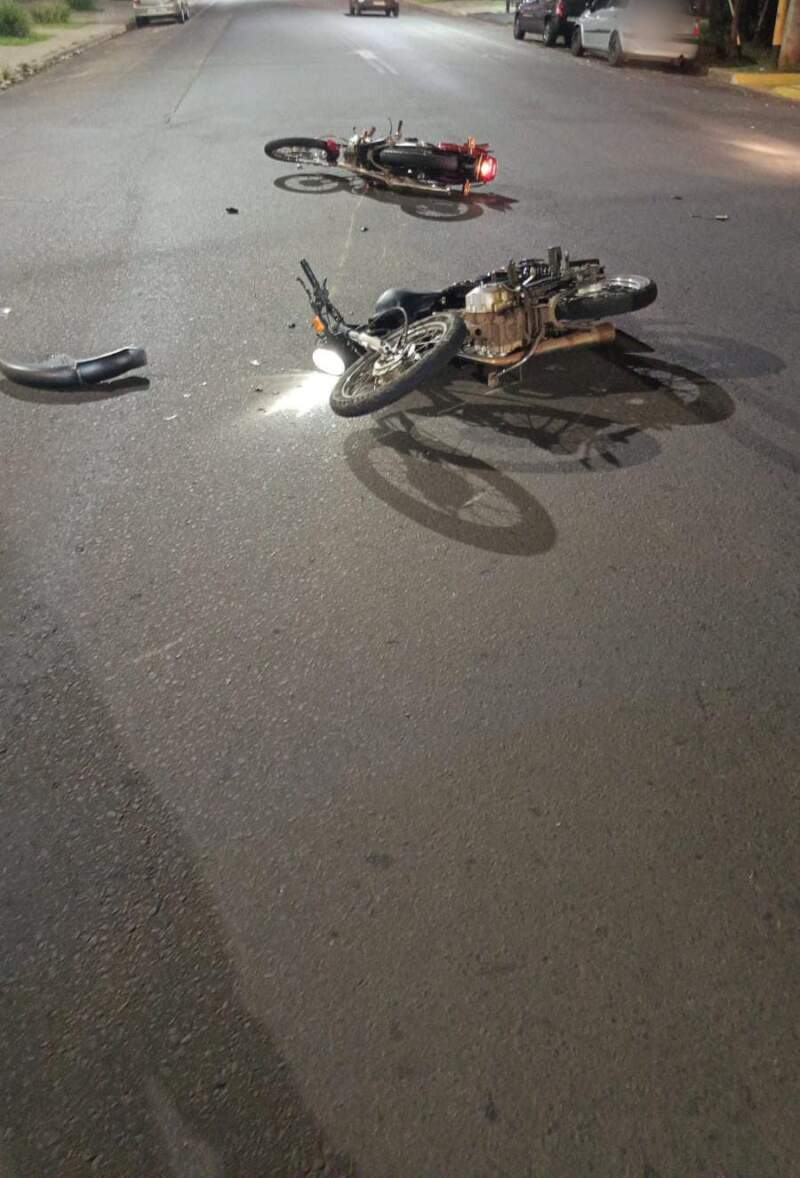 Posadas: choque entre motos dejó una mujer hospitalizada y uno de los conductores dio positivo de alcoholemia imagen-2