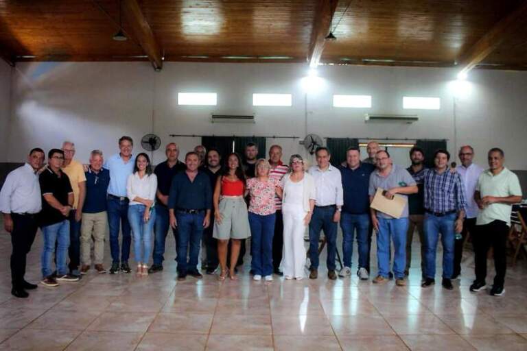 Autoridades provinciales se reunieron con intendentes del norte para fortalecer servicios del IPS imagen-29
