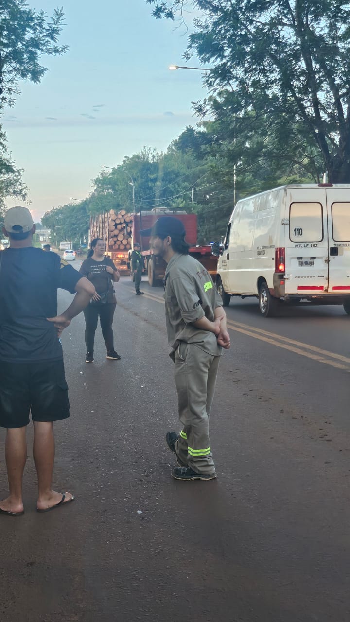 Corrientes: obreros de la forestal Tapebicuá seguirán protestas sobre la Ruta 14 imagen-2