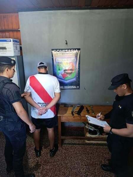 Lo acusaban de robar una moto y lo interceptaron para agredirlo: detuvieron al atacante tras un allanamiento en Puerto Esperanza imagen-9