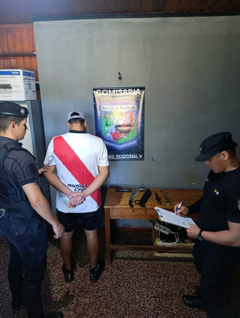 Lo acusaban de robar una moto y lo interceptaron para agredirlo: detuvieron al atacante tras un allanamiento en Puerto Esperanza imagen-16