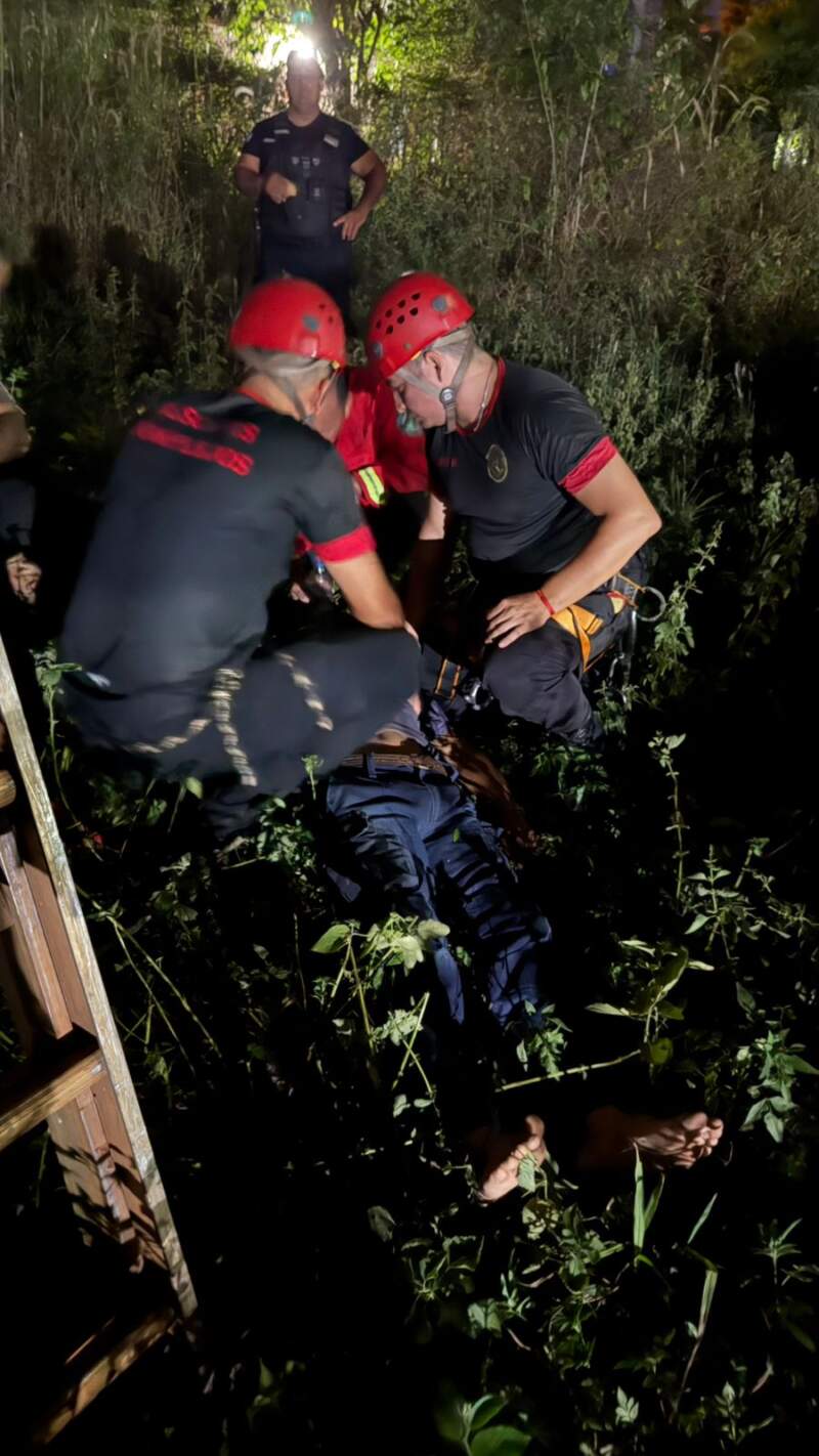 Policías contuvieron a un hombre en crisis y lograron ponerlo a salvo en Garupá imagen-2