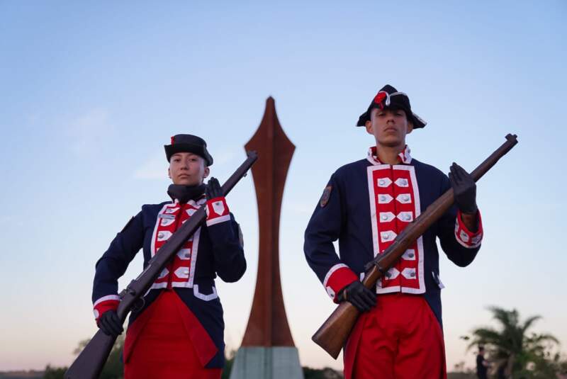 Passalacqua encabezó la “Serenata a Mbororé” y destacó la defensa histórica de la soberanía en Misiones 15 Passalacqua encabezó la “Serenata a Mbororé” y destacó la defensa histórica de la soberanía en Misiones imagen-14