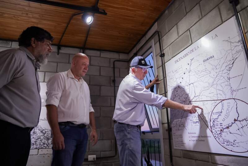 Passalacqua encabezó la “Serenata a Mbororé” y destacó la defensa histórica de la soberanía en Misiones 23 Passalacqua encabezó la “Serenata a Mbororé” y destacó la defensa histórica de la soberanía en Misiones imagen-22