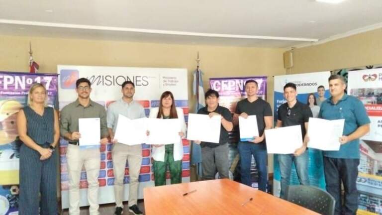 Con la firma de Convenios, Misiones impulsa cursos de formación en plomería, pintura y colocación de cerámicos imagen-6