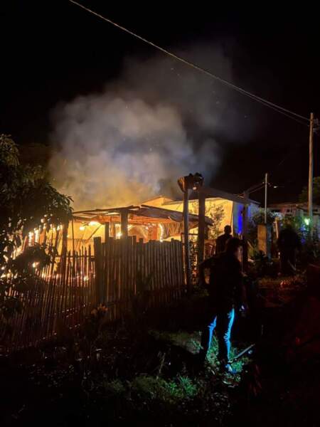 Incendio consumió por completo una vivienda en Gobernador Roca imagen-5