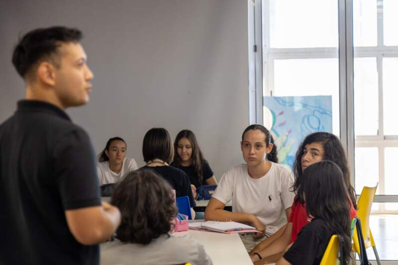 Passalacqua y Pettovello recorrieron la Escuela de Innovación y visitaron la Escuela N.º 263 en Hipólito Yrigoyen imagen-14