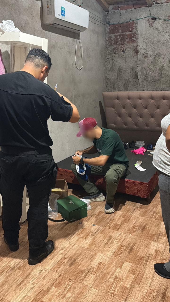 Avanza la investigación por millonaria estafa a un comercio de Posadas: allanaron un centro de acopio en Mártires y secuestraron mercadería imagen-4