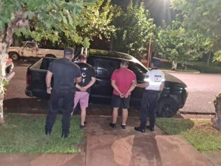 Dos ocupantes de una camioneta robada en Buenos Aires fueron detenidos en un operativo cerrojo en Cerro Azul imagen-4