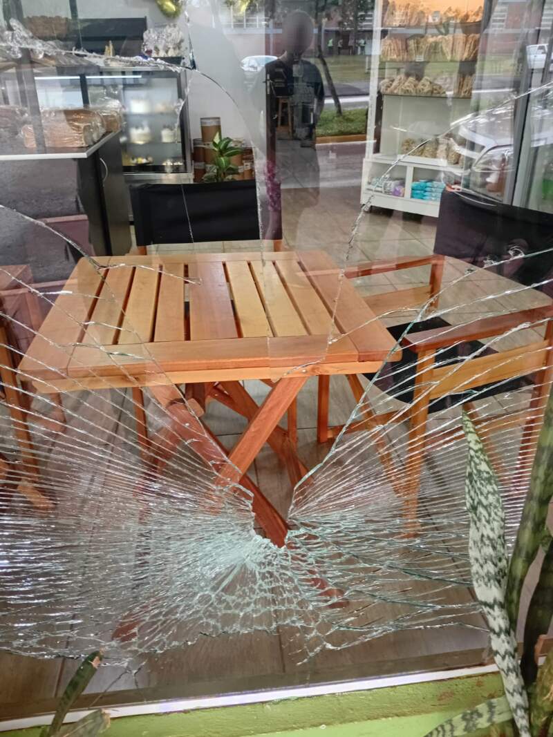 Desató una peligrosa fuga tras chocar un comercio y terminó detenido en Wanda imagen-2