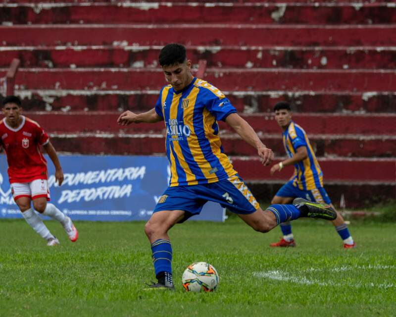 Fútbol: Mitre debutó con una derrota imagen-2