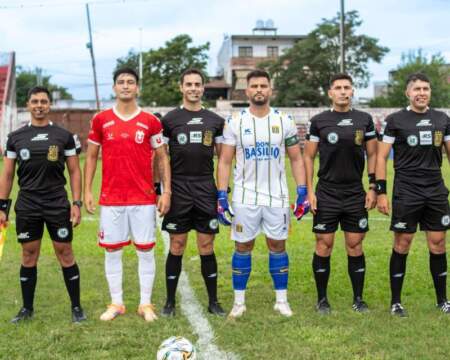 Fútbol: Mitre debutó con una derrota Fútbol: Mitre debutó con una derrota imagen-2