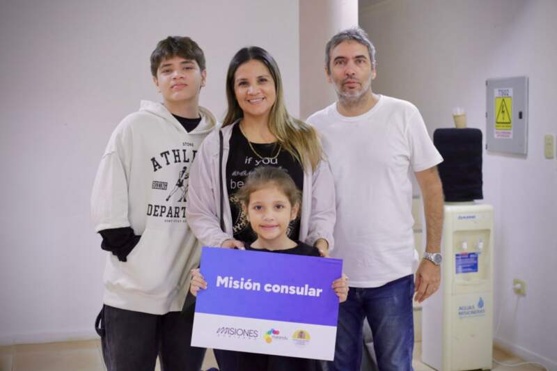 Más de 900 personas realizaron trámites en la misión consular de España en Posadas imagen-4