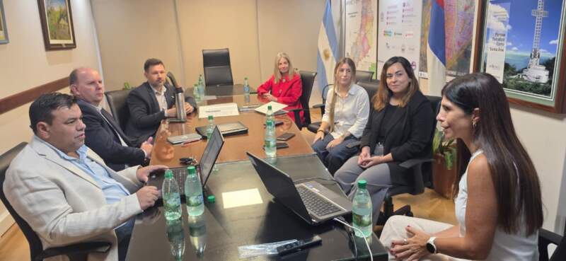 Misiones acordó la continuidad de Becas y nuevas ediciones del concurso "Alrededor de Iberoamérica" y del "Ideathon" imagen-2