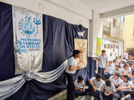 «Memoria, Verdad y Justicia»: alumnos de la Epet Nº2 reflexionaron sobre la libertad y vivir en democracia "Memoria, Verdad y Justicia": alumnos de la Epet Nº2 reflexionaron sobre la libertad y vivir en democracia imagen-5