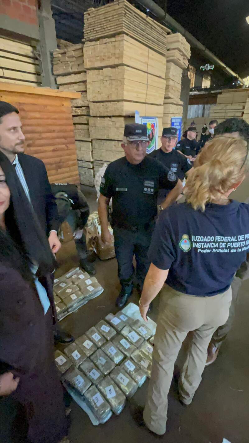 Destruyeron casi una tonelada y media de droga incautada por la Policía y resguardada en comisarías de Misiones 3 Destruyeron casi una tonelada y media de droga incautada por la Policía y resguardada en comisarías de Misiones imagen-2