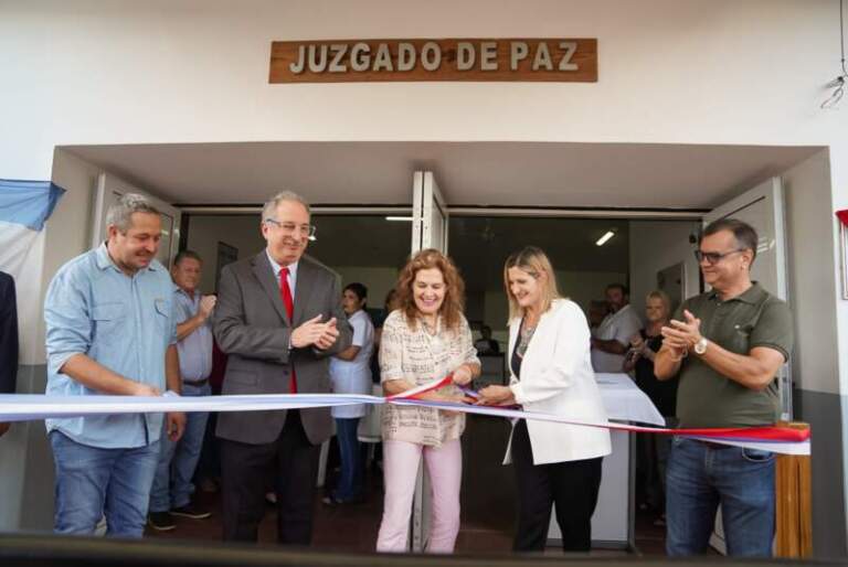 "La sociedad necesita que los Poderes del Estado trabajen en forma coordinada", dijo Passalacqua en la puesta en funciones del Juzgado de Paz en Alba Posse imagen-15