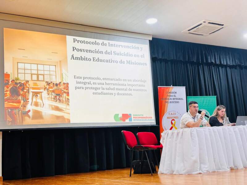 Prevención del suicidio: más de 600 docentes se capacitarn en Oberá imagen-6