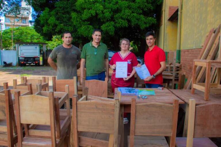 Ecología entregó mobiliario fabricado con madera decomisada al Hogar de Niñas Santa Teresita imagen-12