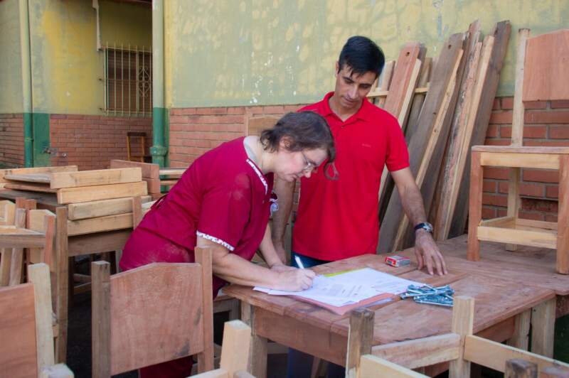 Ecología entregó mobiliario fabricado con madera decomisada al Hogar de Niñas Santa Teresita imagen-6