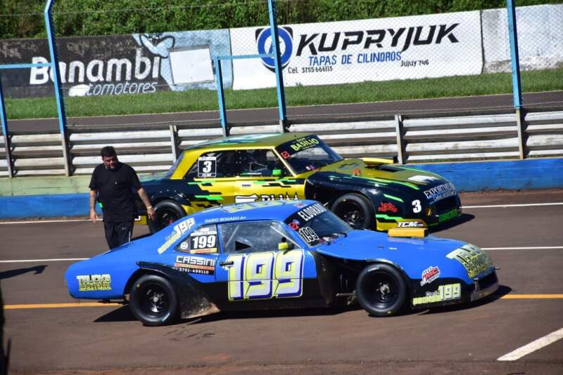 Automovilismo: en Oberá comenzó el Misionero de Pista 2 Automovilismo: en Oberá comenzó el Misionero de Pista imagen-1