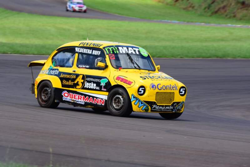 Automovilismo: en Oberá comenzó el Misionero de Pista 12 Automovilismo: en Oberá comenzó el Misionero de Pista imagen-11