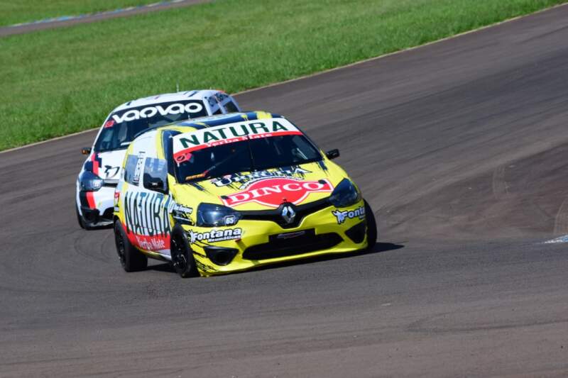 Automovilismo: en Oberá comenzó el Misionero de Pista 6 Automovilismo: en Oberá comenzó el Misionero de Pista imagen-5