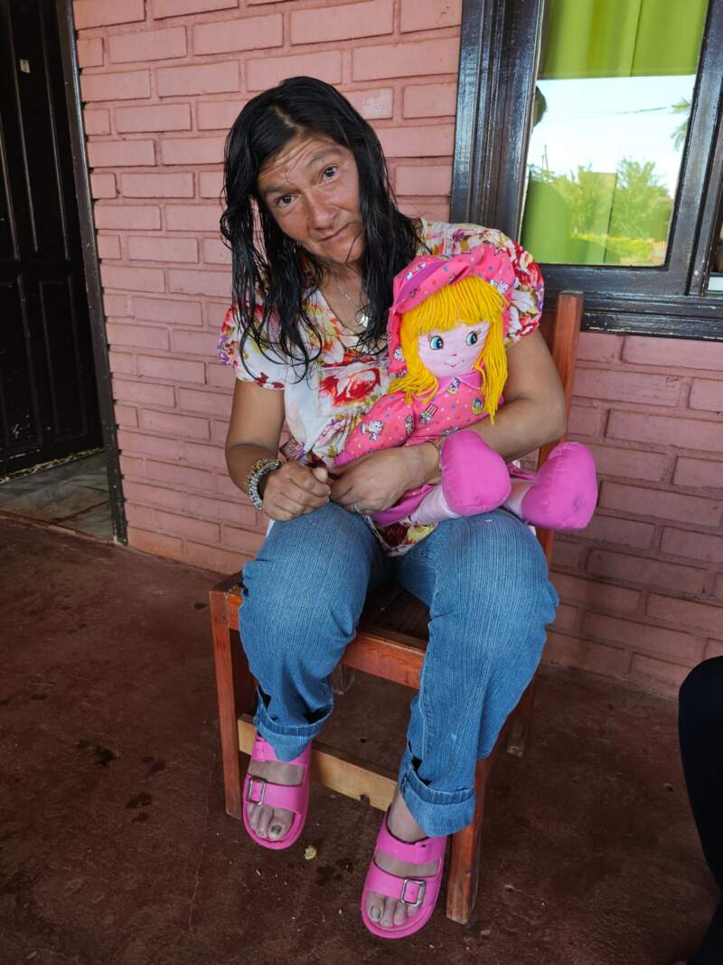 La Policía busca a familiares de una mujer hallada desorientada en Colonia Paraíso 3 La Policía busca a familiares de una mujer hallada desorientada en Colonia Paraíso imagen-2